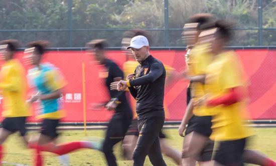 国内小情侣一二三区在线视频
